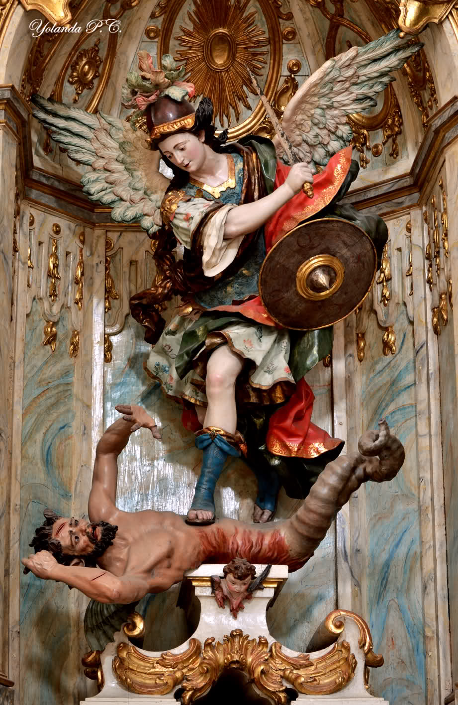 San Miguel Arcangel, General de los Ejercitos  del Cielo.
Protector de Naciones,